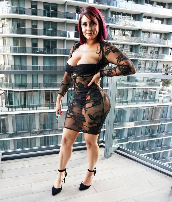 Skarlette Nikole's BabeWiki Profile