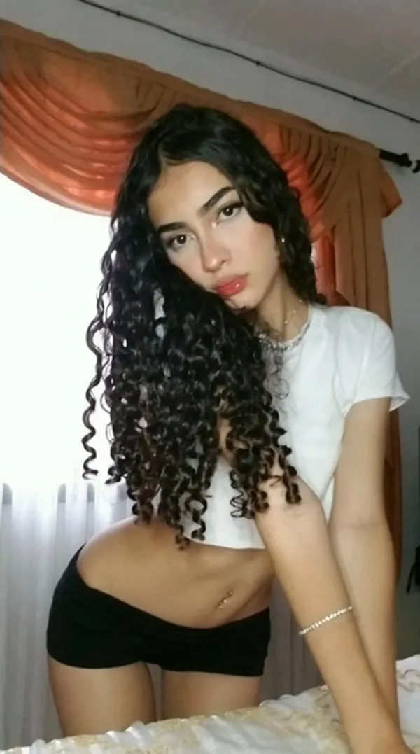 Skinnycurly's BabeWiki Profile