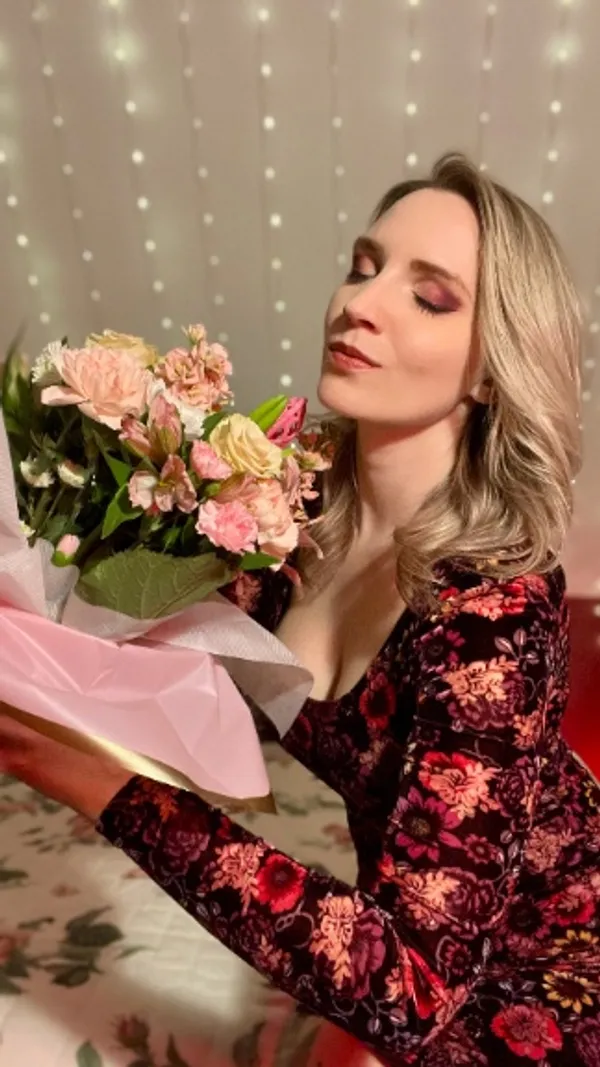 SneezeGoddess's BabeWiki Profile