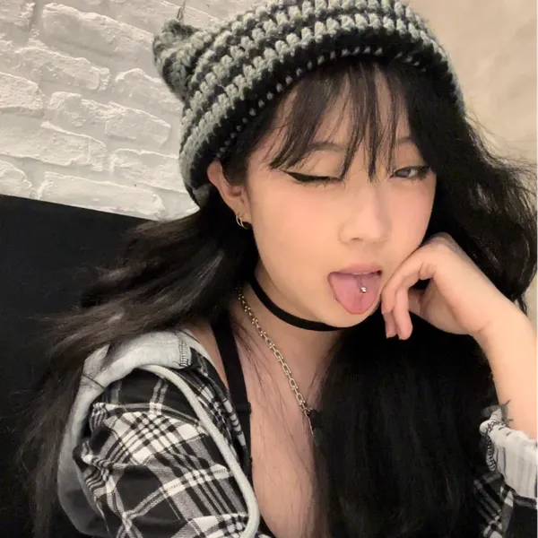 Sooyensu's BabeWiki Profile