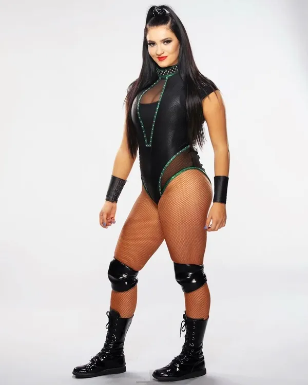 Steph De Lander's photo 4