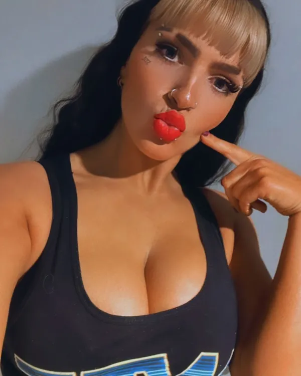 Steph De Lander's photo 7