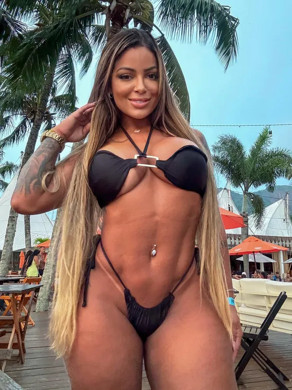 Stephanie Silveira's photo 3