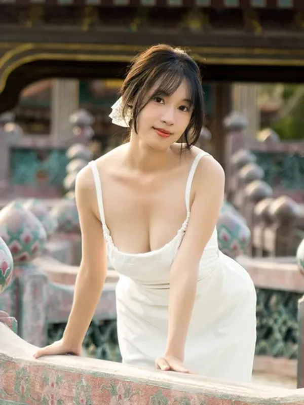 Su Chang's BabeWiki Profile