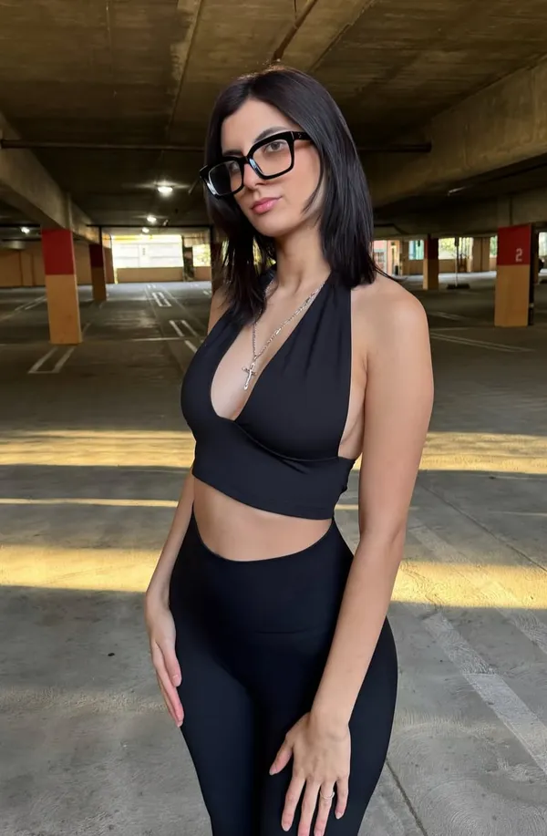 Taba Ardestani's BabeWiki Profile