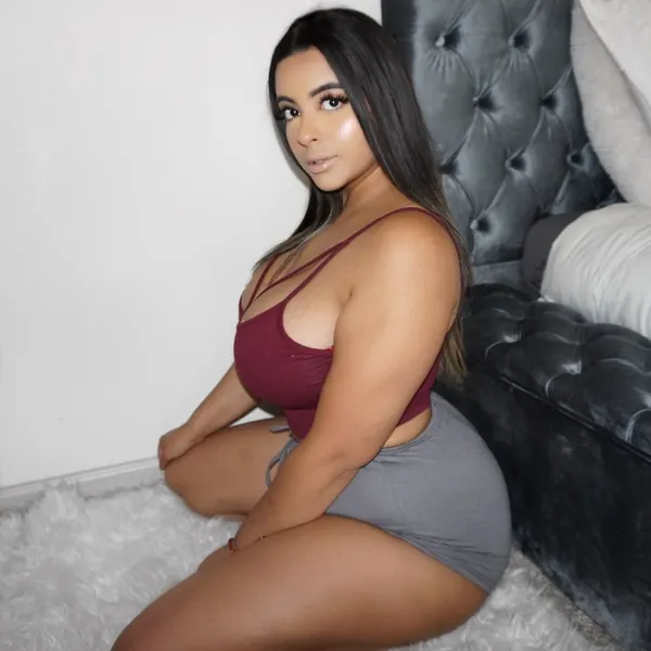 Tania Bombon's BabeWiki Profile