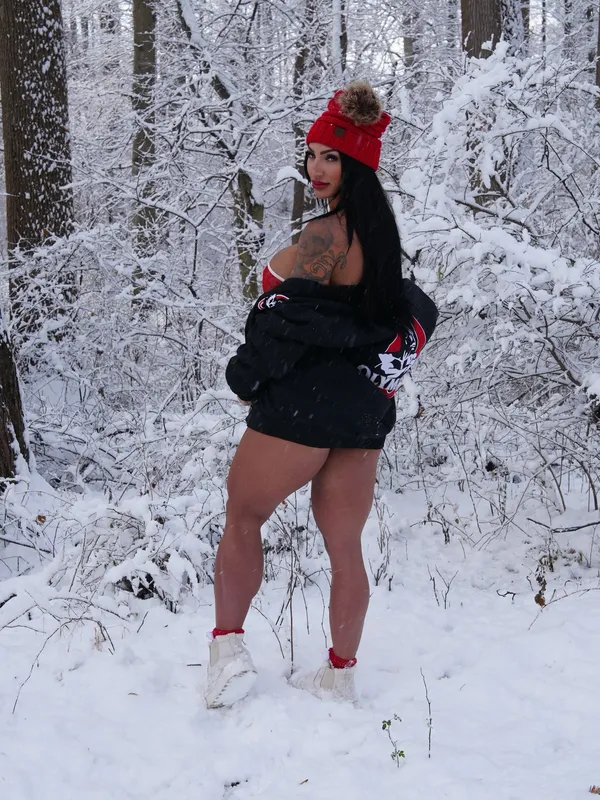 Tasha Main's BabeWiki Profile