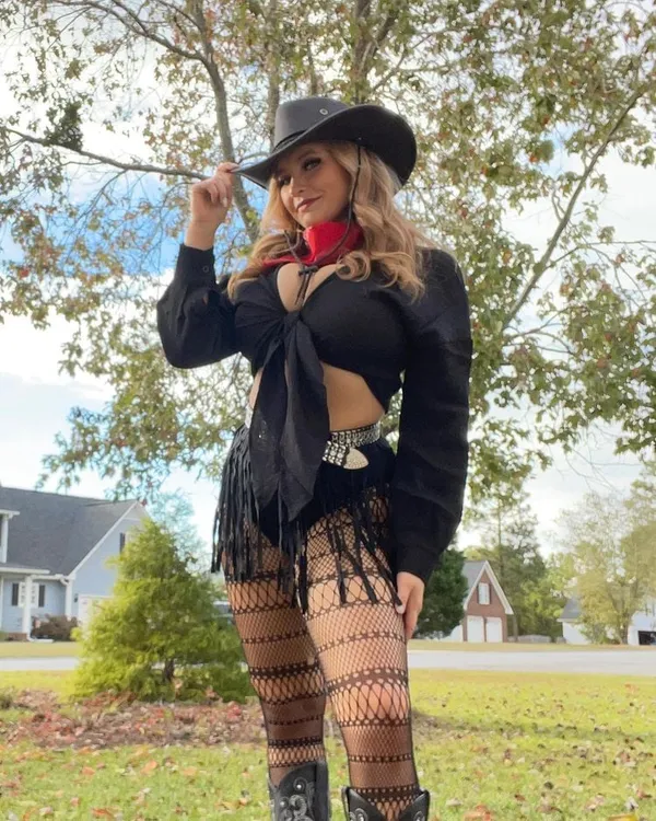 Tatum DiAngelis's BabeWiki Profile