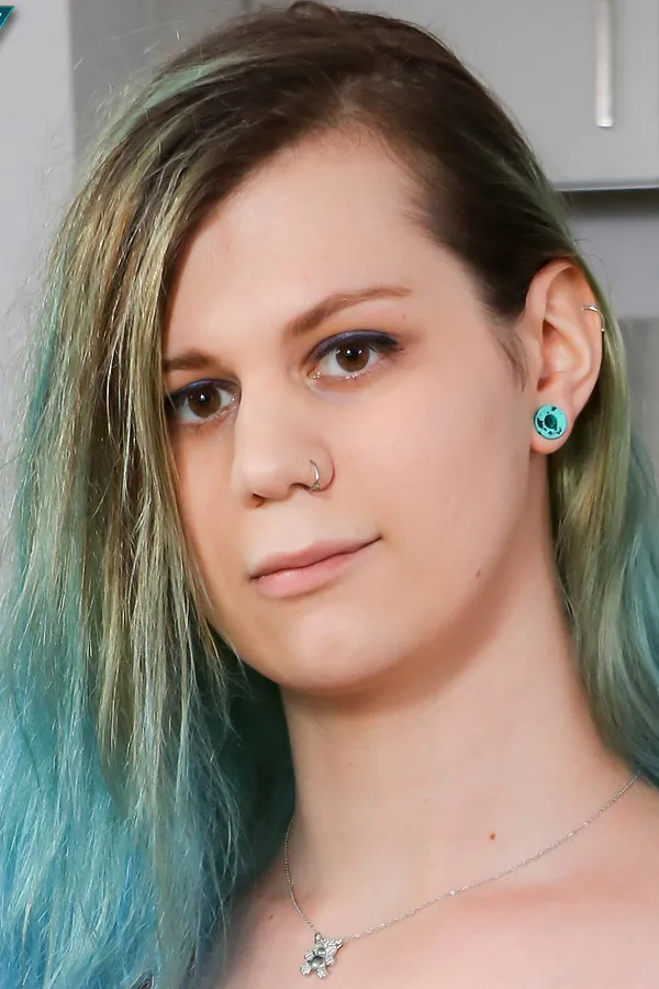 Taylor Jennings's BabeWiki Profile