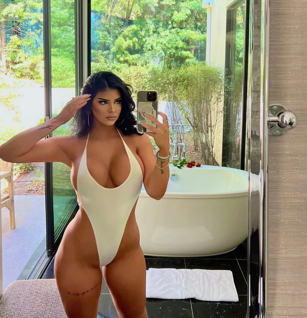 Taylor Nicole Chambers's photo 5