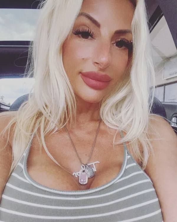 Taylor Stevens's photo 3