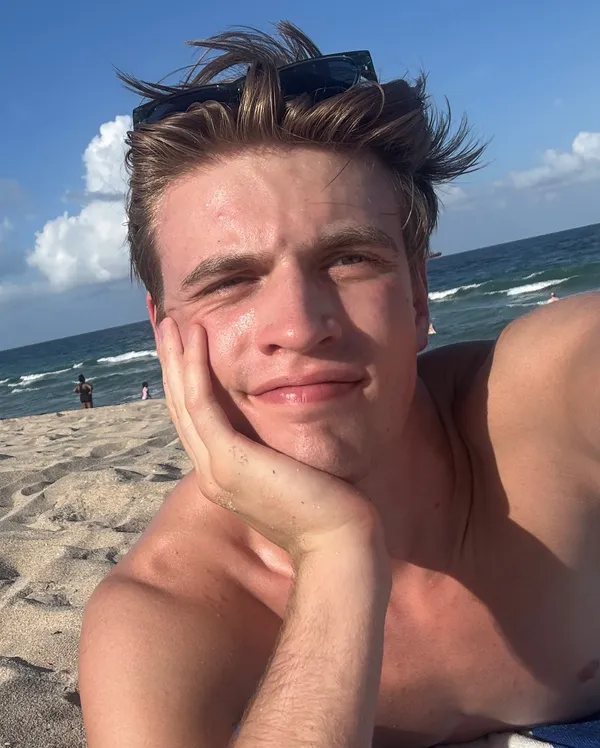 that.gay.guy.nick's photo 3