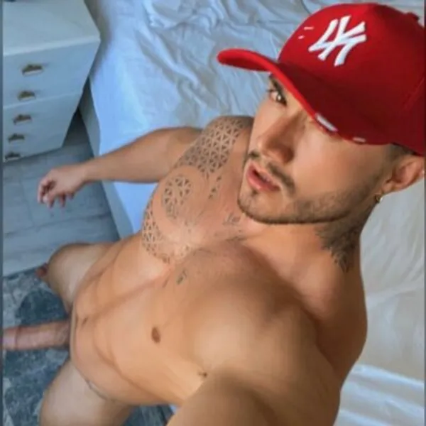 Thiago Dumont's BabeWiki Profile