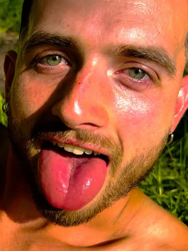 Thick Benjamin's photo 3