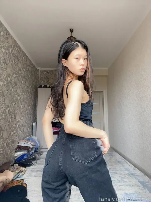 Tina Kim (camgirl)'s photo 3