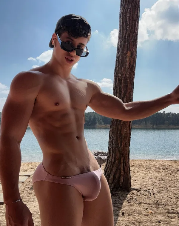 Tommy Clapton's photo 5