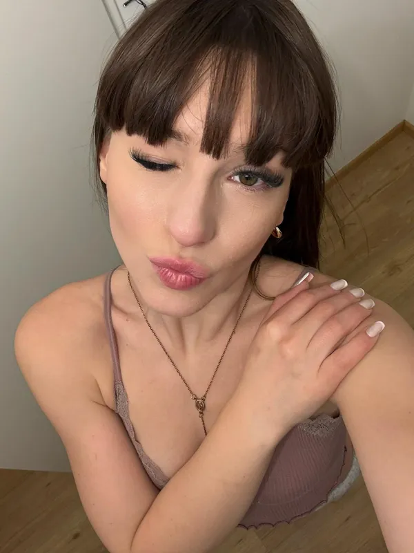 Tracy's BabeWiki Profile