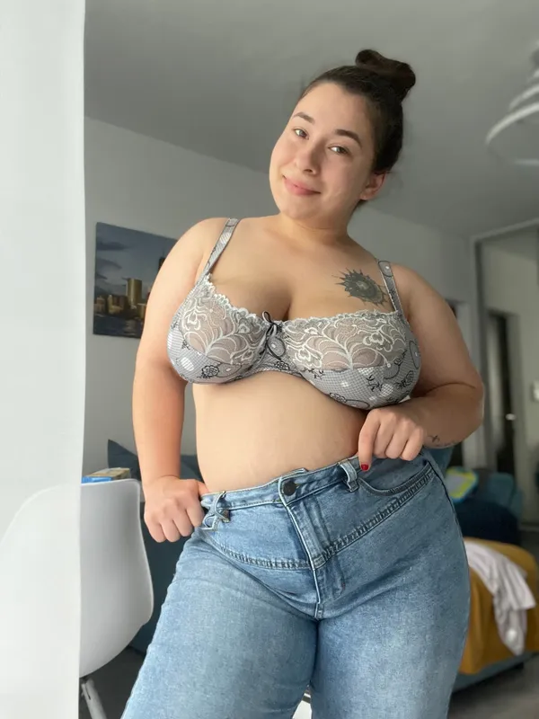 Trixy Taylor's BabeWiki Profile