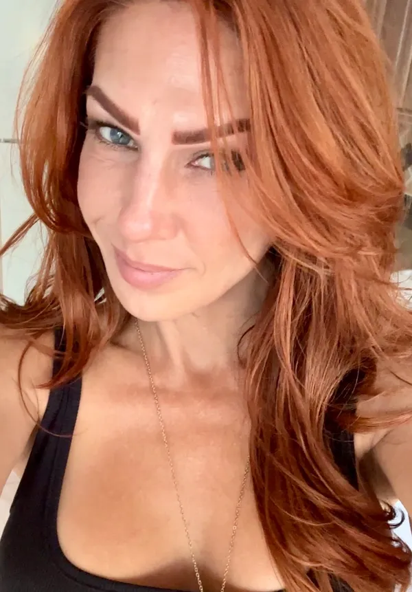 TrophyWifeNat's BabeWiki Profile