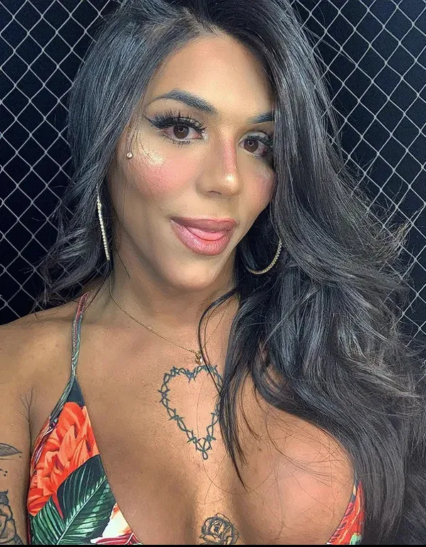 Valentina Holanda's BabeWiki Profile