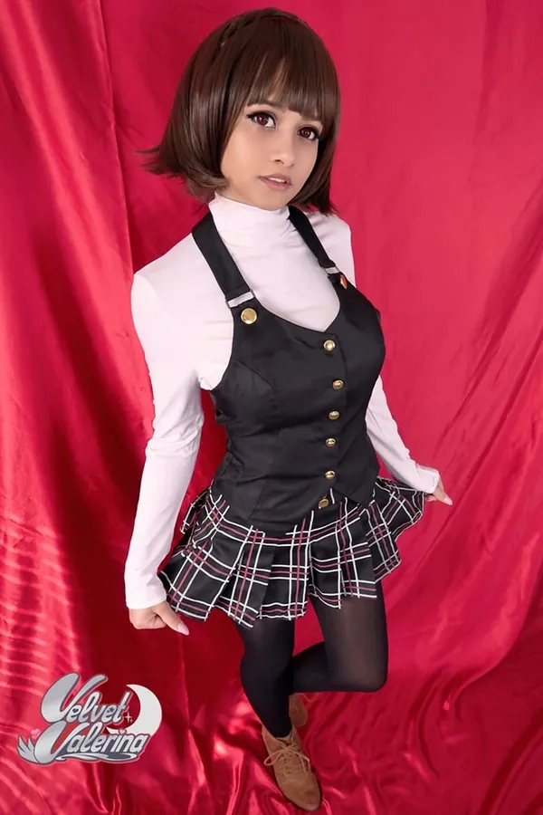 VelvetValie's photo 3