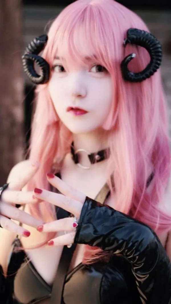 VenusAngelic's photo 2