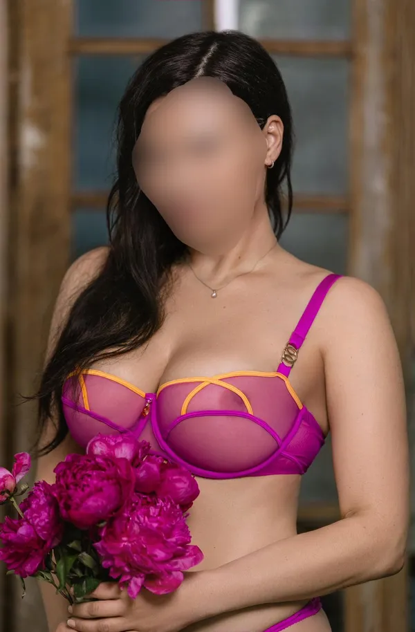 Veronica Moon's photo 3