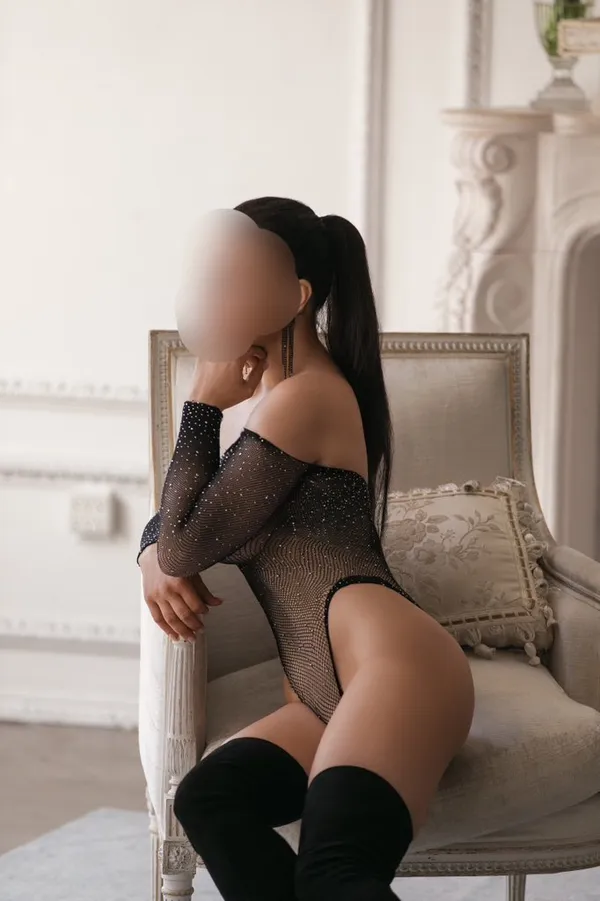 Veronica Moon's photo 5