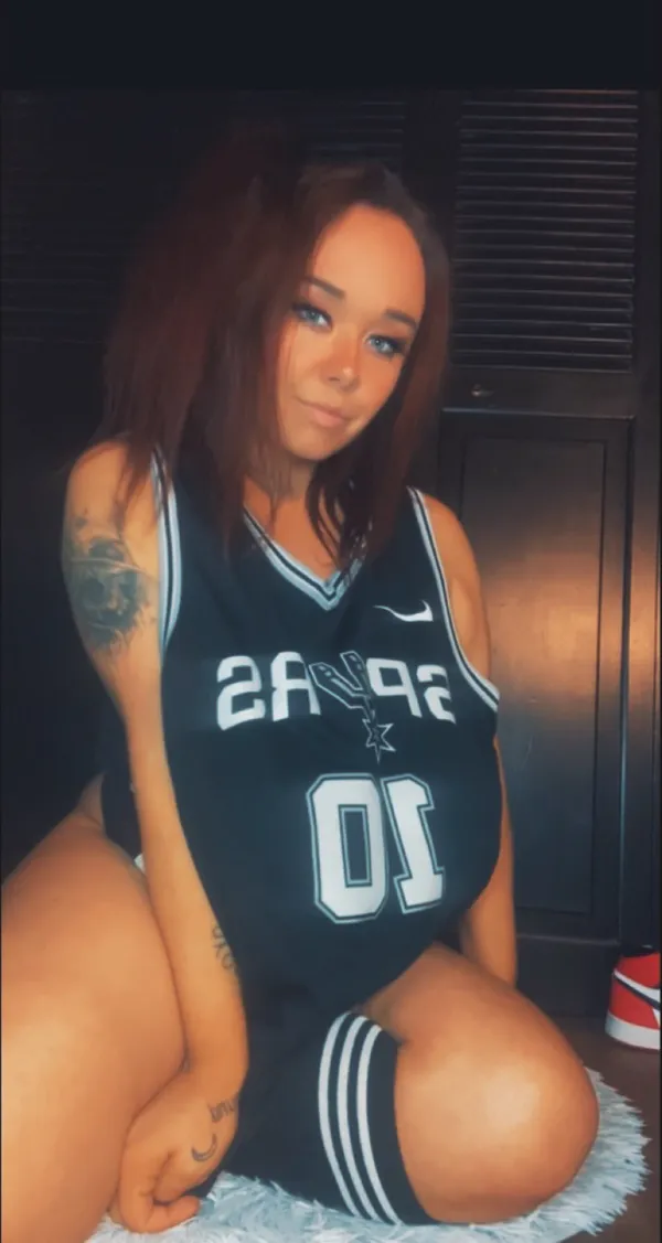 Veronica Vee's photo 4