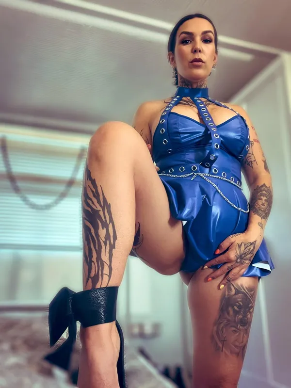 Vic Vixen's BabeWiki Profile