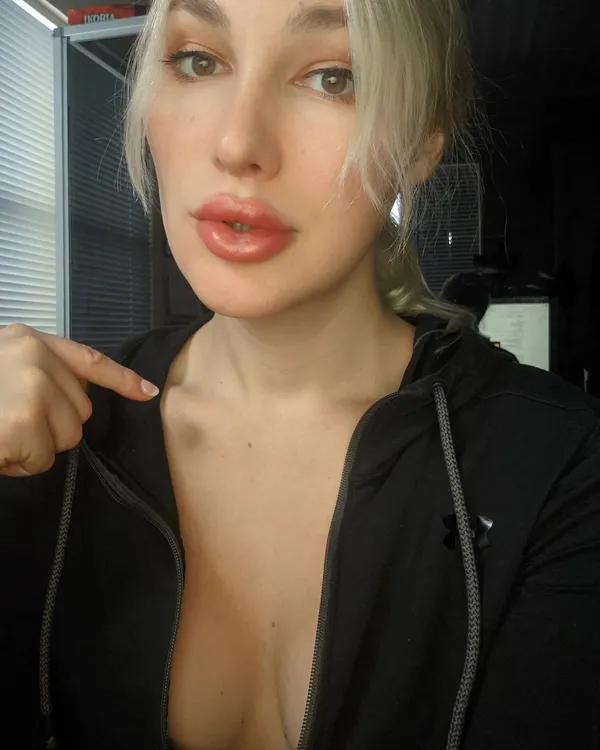 Victoria Jane's BabeWiki Profile