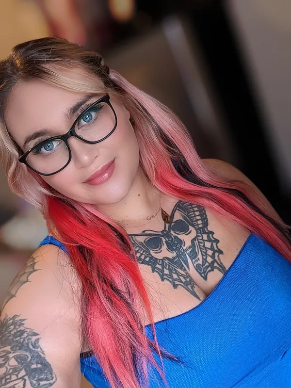 Violet Devine's photo 4