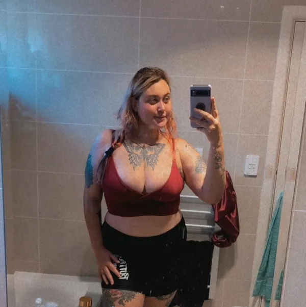 Violet Devine's photo 9