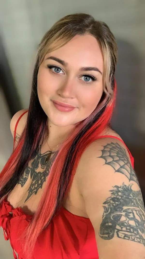 Violet Devine's BabeWiki Profile