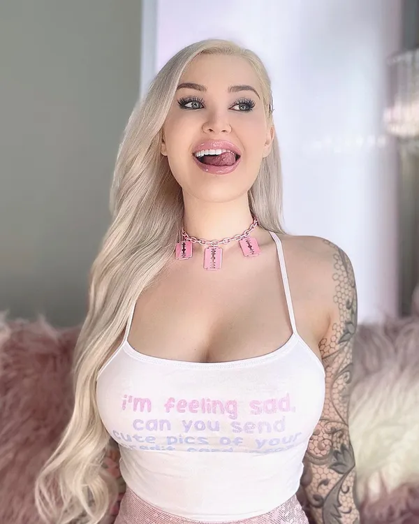 Violet Doll's BabeWiki Profile