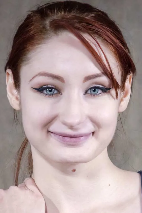 Violet Monroe's photo 7