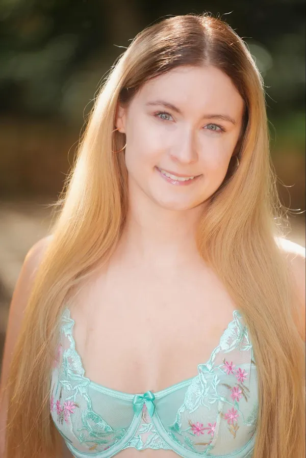 Violet Spice's photo 4