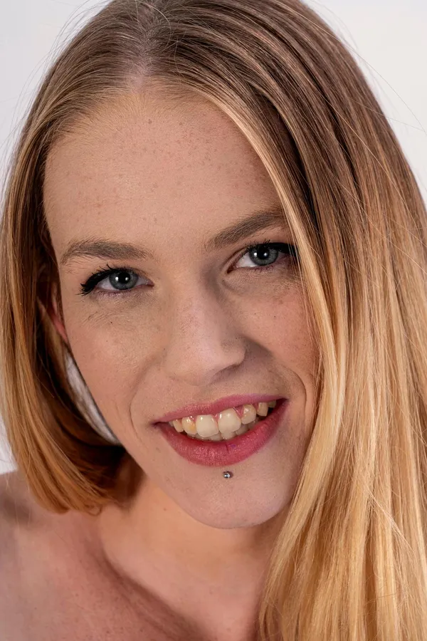 Violet Storm's BabeWiki Profile