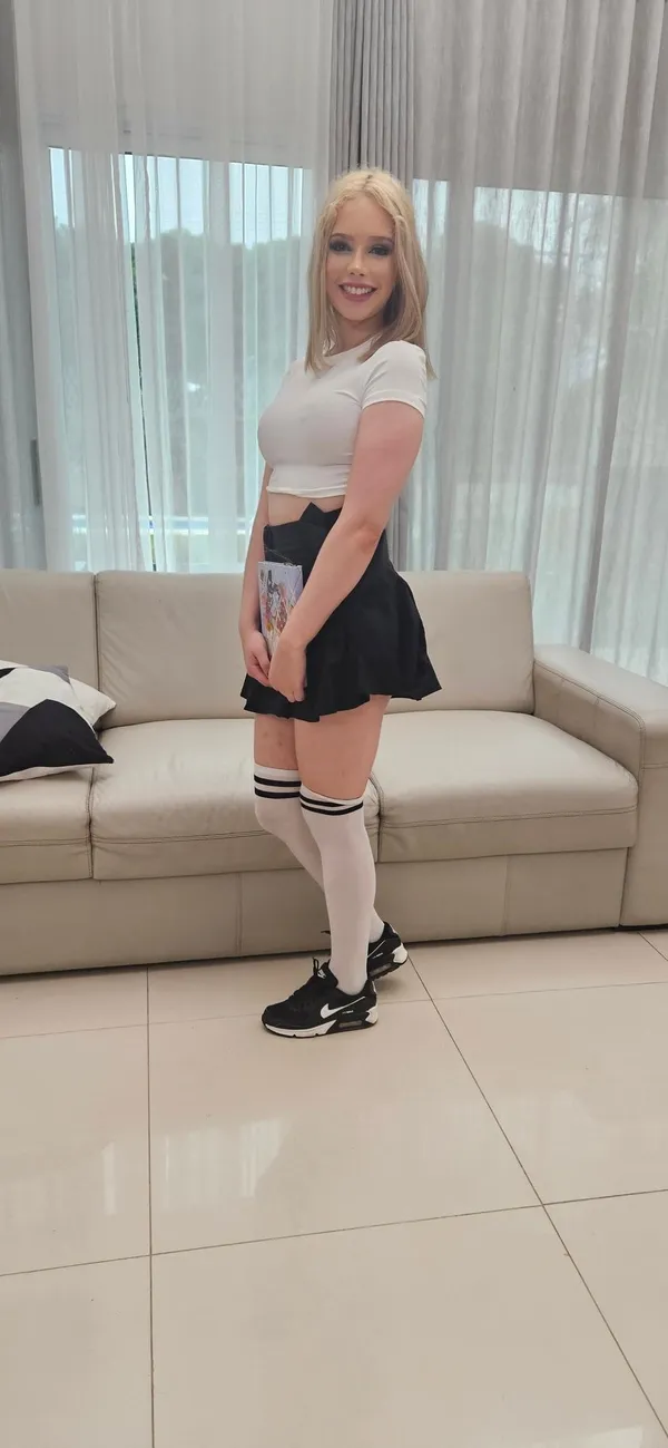 Vivian Lola's photo 6