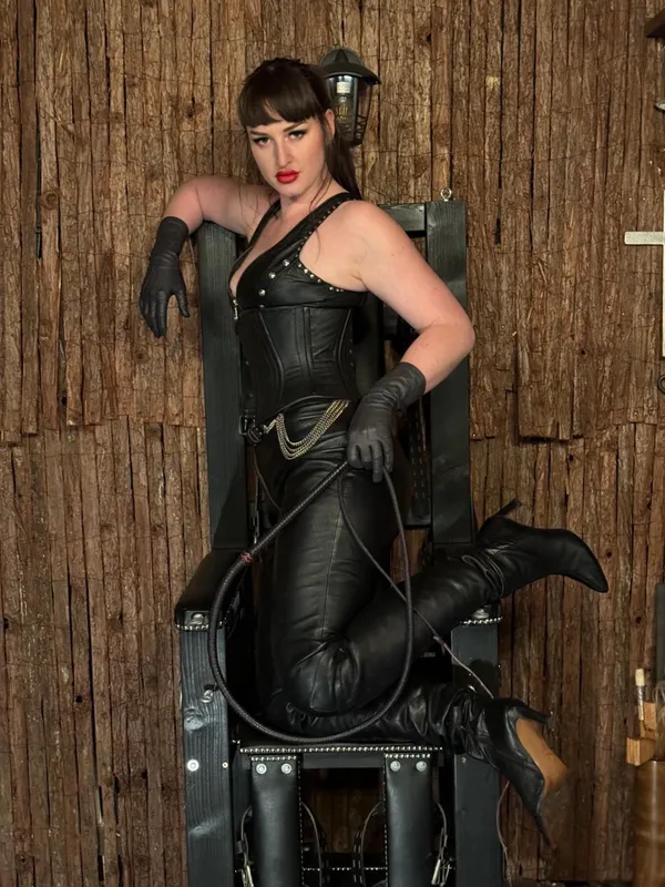 Vivienne L'Amour's photo 2