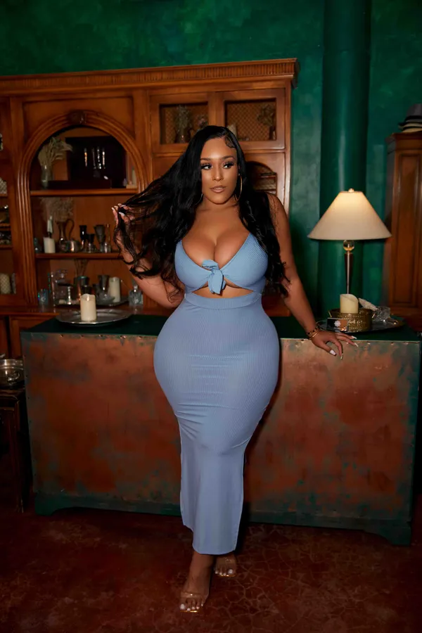 Wande Muniz's BabeWiki Profile