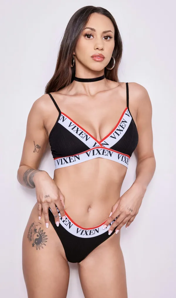 Winnafred Flurry's photo 3