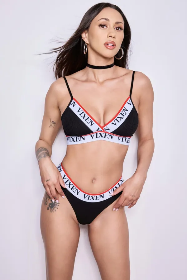 Winnafred Flurry's photo 4