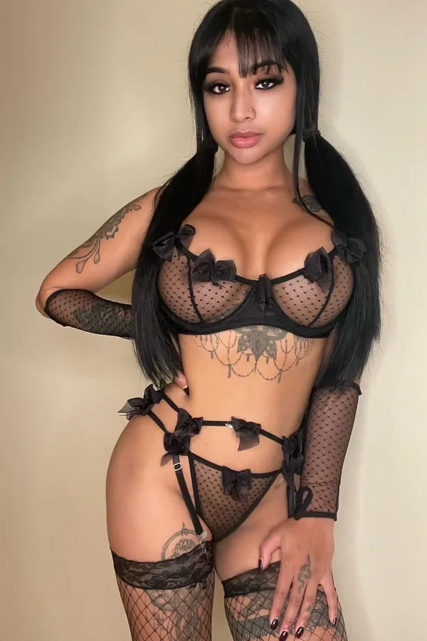 Yasmina Khan's photo 9