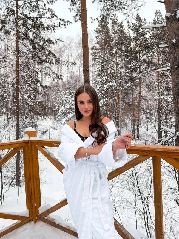 Yasmine Angelz's BabeWiki Profile