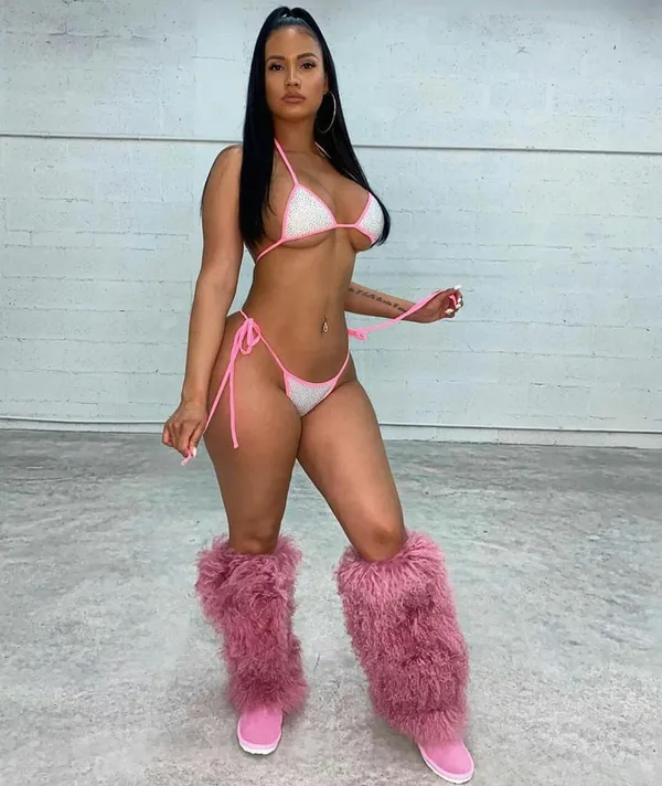 Yineth Moreno's BabeWiki Profile