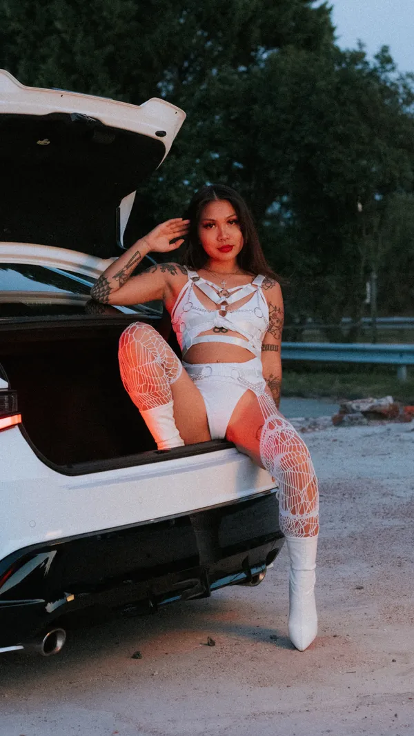 Yumi Sin's BabeWiki Profile