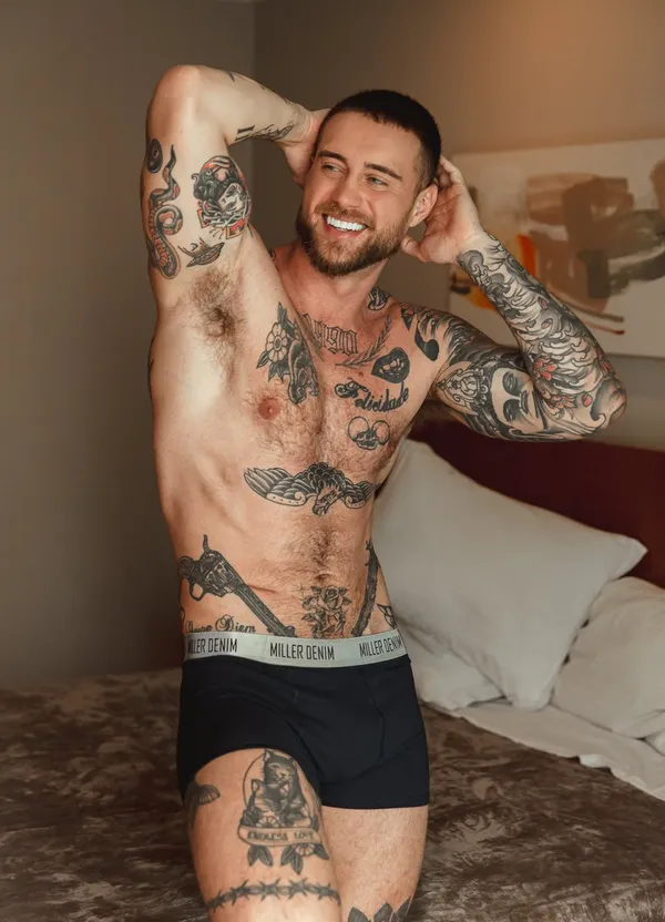 Yuri Bonotto's BabeWiki Profile