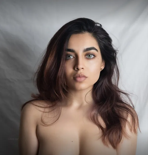 Zara Dar's BabeWiki Profile