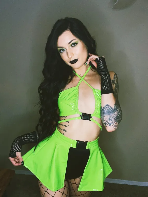 Zaria Stone's BabeWiki Profile